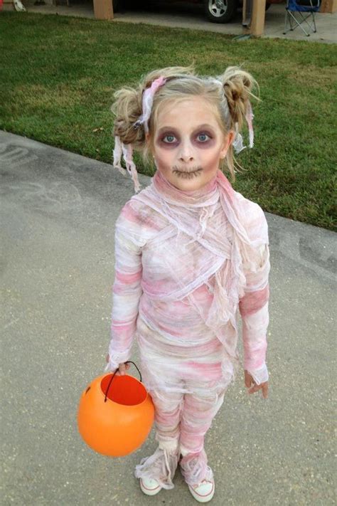 DIY Mummy Costume | Get wrapped up this Halloween | Scary halloween ...