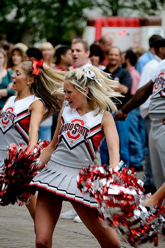 ohio-state-cheerleader - The Sports Bank