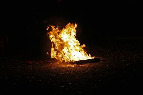 How to Take Photographs of Burning Fire | Contrastly