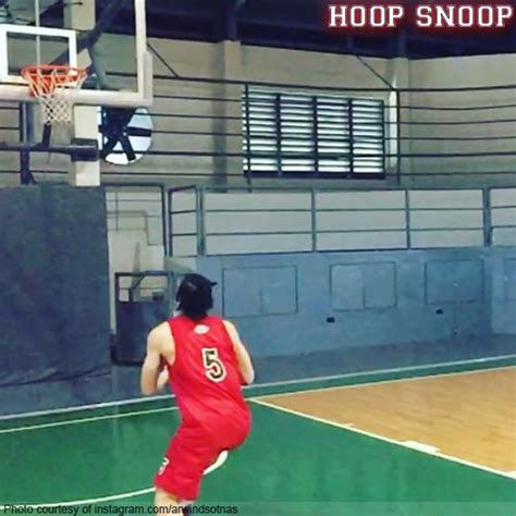 WATCH: Arwind Santos, Alex Cabagnot throw ferocious poster dunk | FASTBREAK.com.ph