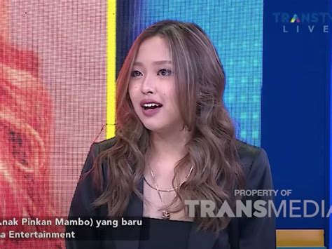 Hal 2 : Akui Tak Dekat dengan Pinkan Mambo, Michelle Ashley: Cukup ...