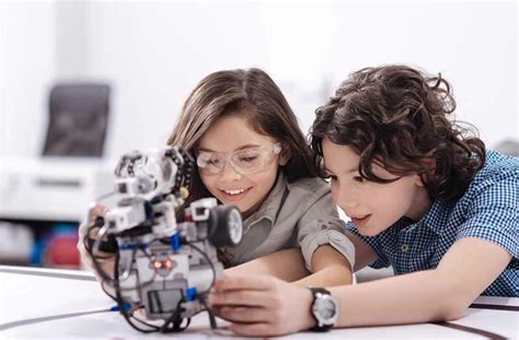 Children playing with robots - what does this mean for their development? - Richard van ...