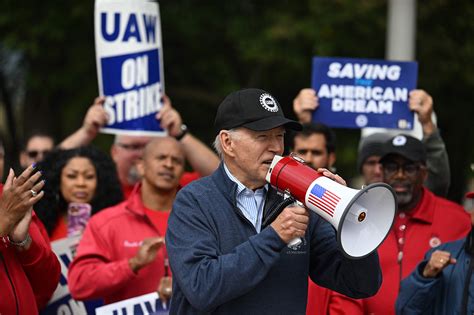 President Biden spoke for only 87 seconds in total on the picket line ...