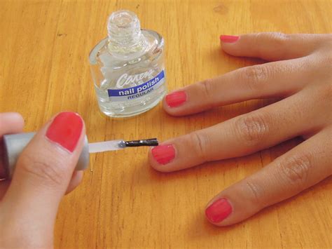 How to Give Yourself a Quick Manicure: 9 Steps (with Pictures)