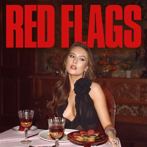 Mimi Webb releases new single Red • WithGuitars