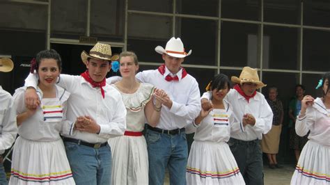 The Whites in Honduras!: Culture Day