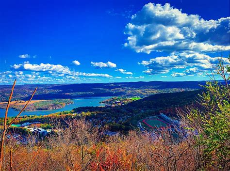 Hudson Valley Fall Foliage Guide: The Best Views & What to Do