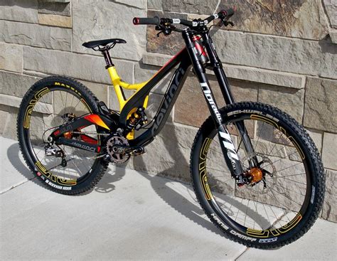 Devinci Wilson Carbon Build | Bicycle mountain bike, Downhill bike, Mt bike