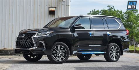 Ảnh chi tiết Lexus LX570 Sport Package 2020 giá hơn 9 tỷ