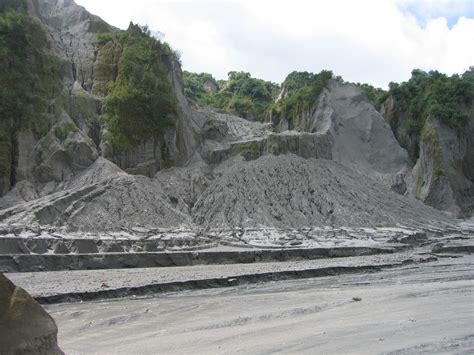 16 Powerful Photos And Videos Of Mt. Pinatubo's Destructive Volcanic Eruption