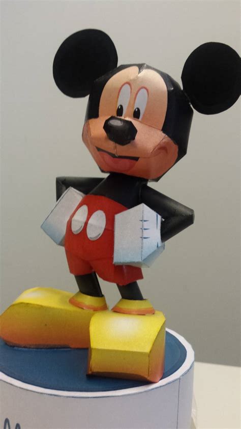 Mickey Mouse - A paper model by DanBKing on DeviantArt