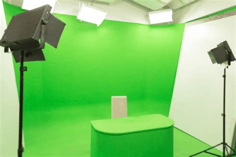 How To Properly Light A Green Screen In A Small Room - Home Studio Expert
