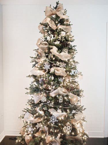 How to Put Ribbon Garland on a Christmas Tree | Hunker