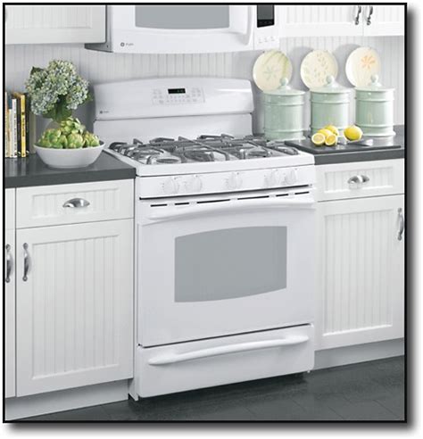 Best Buy: GE Profile 30" Self-Cleaning Freestanding Gas Range White-on ...