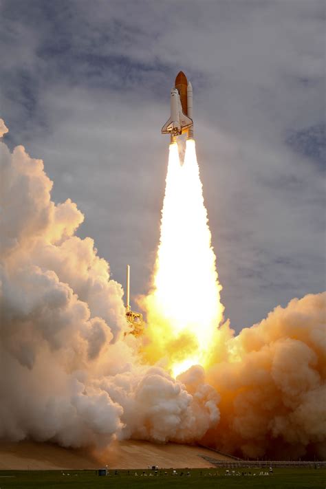NASA STS-135 Final Space Shuttle Launch Photos | Public Intelligence