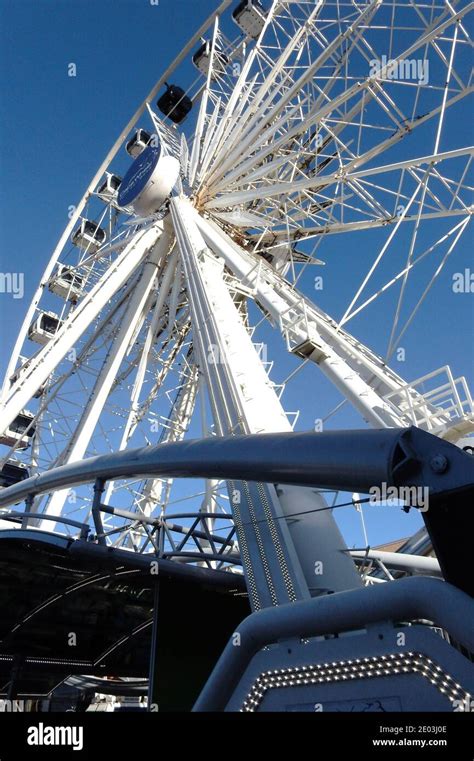 Ferris wheel in Cape Town waterfront Stock Photo - Alamy