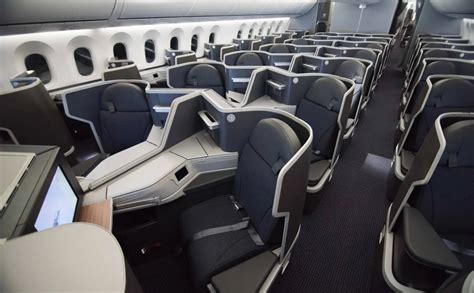 Conheça o interior do novo B787-9 que a American Airlines recebeu hoje ...