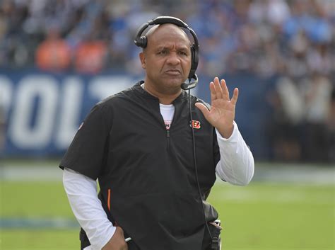 Hue Jackson Could Join Vikings Coaching Staff