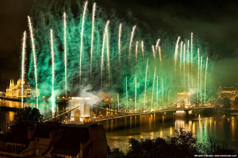 Chain bridge fireworks - HDRshooter