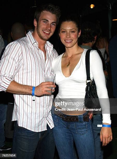 57 Chris Evans Jessica Biel Photos & High Res Pictures - Getty Images