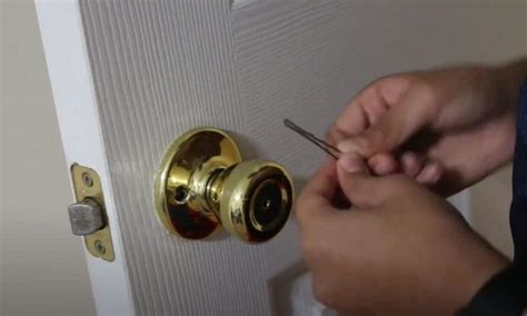 How To Open Locked Room Door Without Key | Psoriasisguru.com