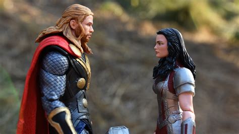 Hasbro: Marvel Legends Thor and Sif