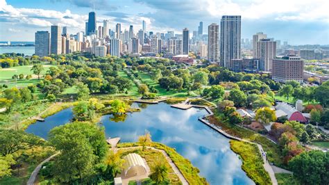 Lincoln Park Is The Family-Friendly Neighborhood Pick For Chicago Travelers