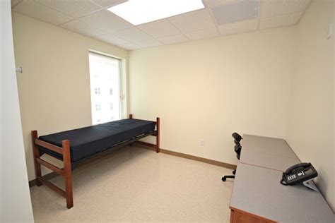 FGCU Eagle Hall Dorm Room - Manhattan Construction Company