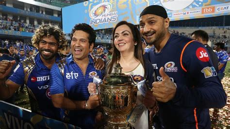 Mumbai Indians celebrate IPL 2017 title in style - ipl 2017 - photos ...