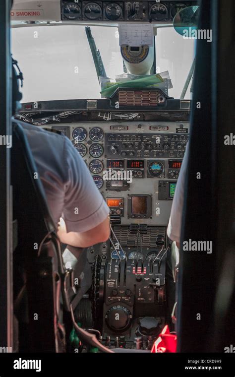 Beechcraft airplane cockpit hi-res stock photography and images - Alamy