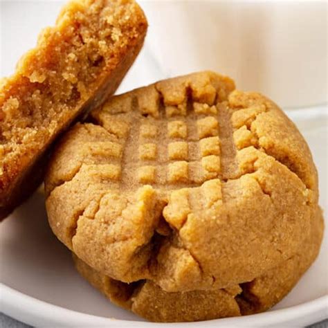 Easy Peanut Butter Cookies {only 5 ingredients!} - Belly Full