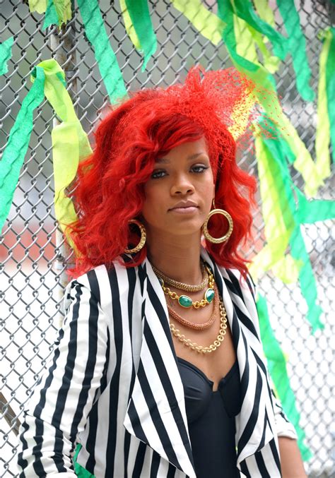 Rihanna on the set of Music Video 'What's my Name' - Rihanna Photo ...