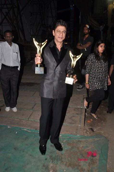 srk-awards-stardust – BMS | Bachelor of Management Studies Unofficial Portal