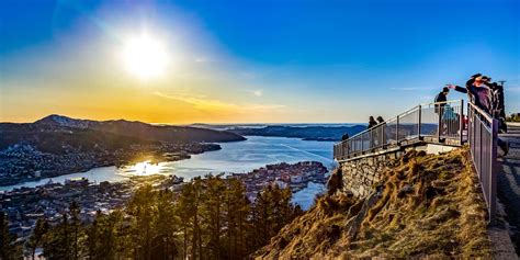 Hiking on "Top of Bergen" - visitBergen.com