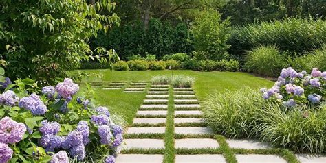 Farmhouse Landscaping Dos & Don’ts - Landscaping Network