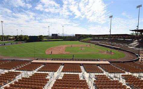 Glendale in dispute with White Sox, Dodgers over cost of female locker rooms at Camelback Ranch