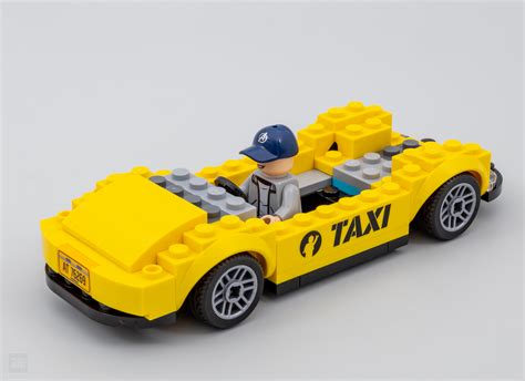 Review: LEGO 5008076 Marvel Taxi - HOTH BRICKS
