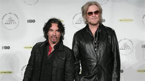 This virtual concert features both Hall and Oates, but not 'Hall & Oates' | king5.com