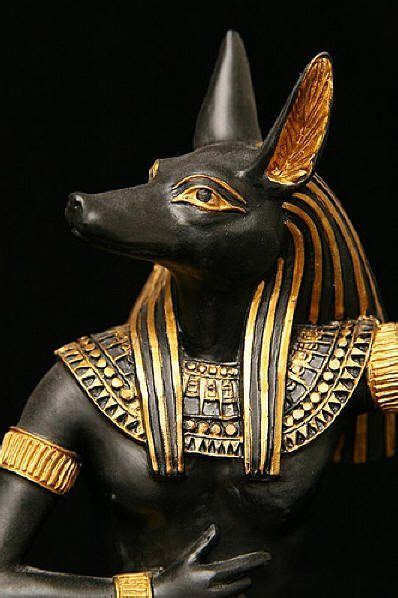 Anubis Nome dado pelos gregos ao Deus com cabeça de chacal associado com a mumificação e a vida ...