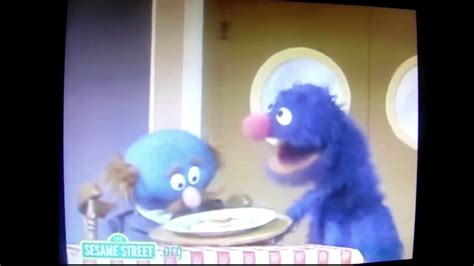 Sesame Street-Grover Waiter Big Hamburger.mp4 - YouTube