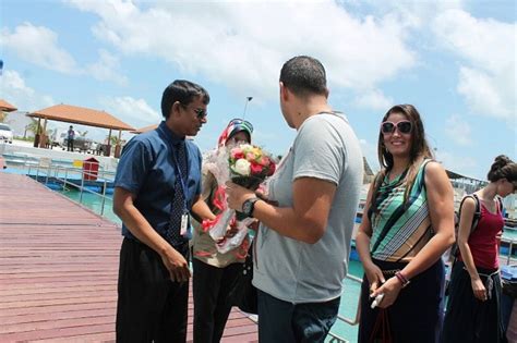 Maiden Flight of Maldivian Seaplane | Sep 2014