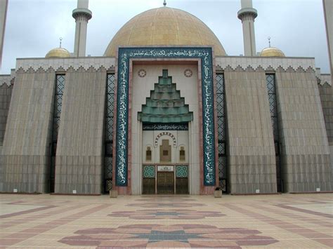 Abuja, Nigeria: 3 Days Travel Itinerary - Guidora | Arquitectura, Arquitectura islamica, Mezquita