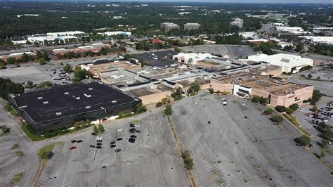 County commissioners reveal early plans for aging Gwinnett Place Mall ...