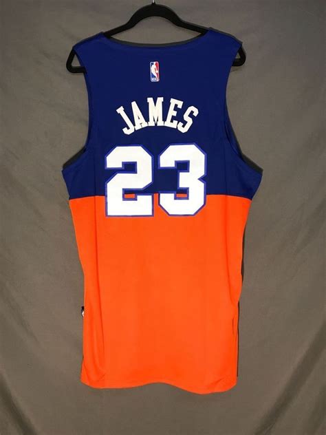 Lebron James Blue Cavs Jersey - Look Lebron James Shares Photo Of ...