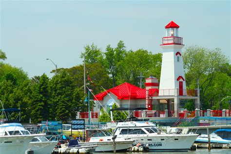 Images of Mississauga: Lighthouse at Port Credit.