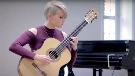 Stephanie Jones Plays Five Bagatelles by Walton | This is Classical Guitar