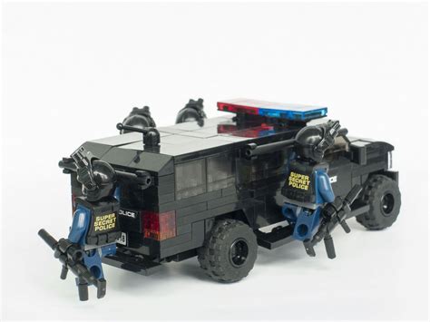 SWAT SUV with Team | Lego police, Micro lego, Lego truck