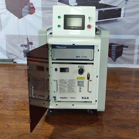 Handheld 1000W Laser Welding Machine Portable Laser Welder - China 1000W Laser Weld Machine and ...