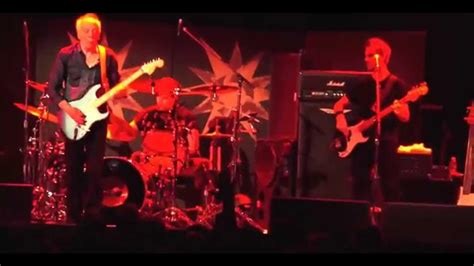 Robin Trower - "Too Rolling Stoned" - live 06/20/2015 at the Catalyst - YouTube