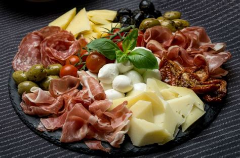 Antipasto Platter Tips - 14 Ideas for the Perfect Antipasti Platter (Tutorial)